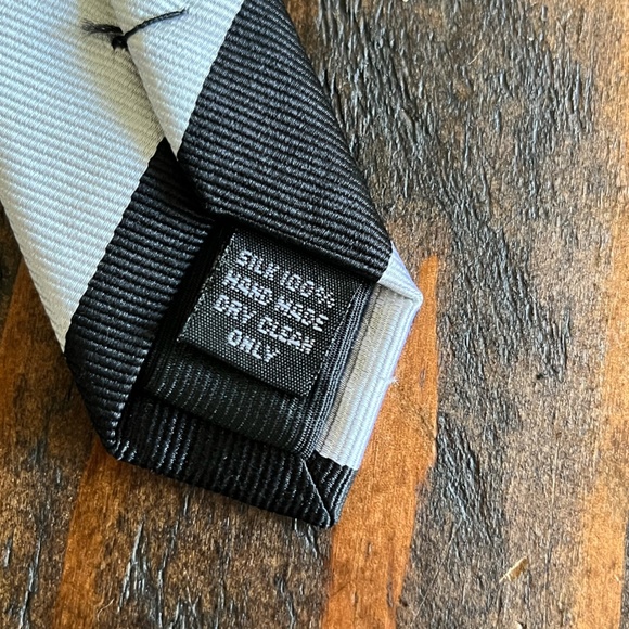 Black & Silver-Gray Silk Tie - Picture 2 of 2